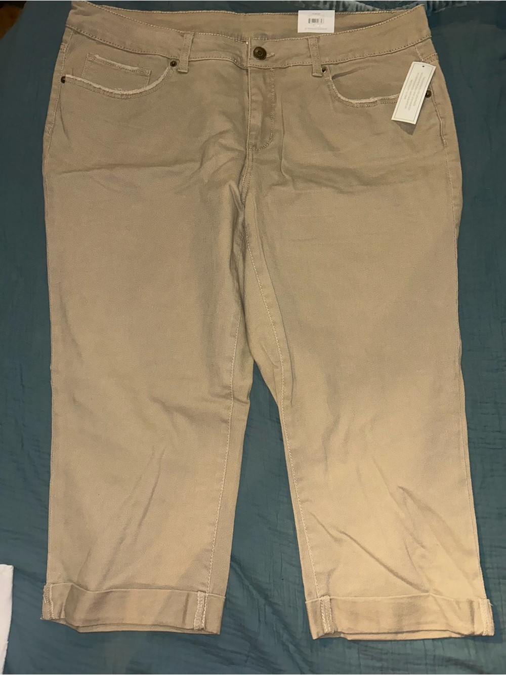 Tan capri mid rise slim fit